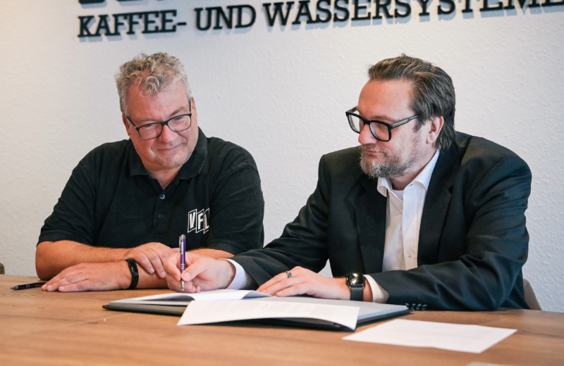 VfL Osnabrück setzt auf strukturelle Neuausrichtung. ✒️
Geschäftsführer Dr. Michael Welling verlängert seinen Vertrag langfristig. Dazu wird eine neue Aufbau- und Ablauforganisation im Bereich Fußball implementiert. 

➡️ vfl.de/strukturelle-n…

#vfl1899
