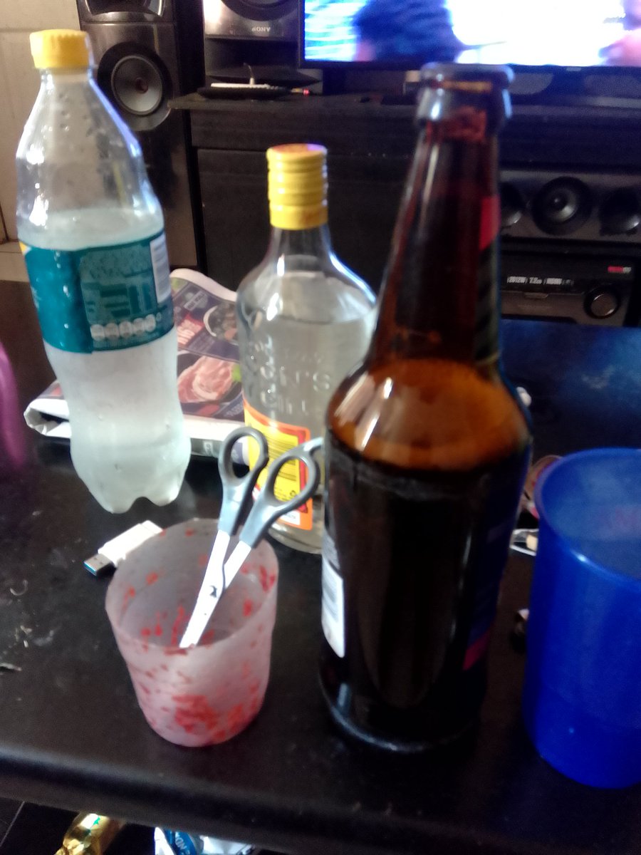 I took a moment to be home,that chip got lot of stuff and things we need, this might be my last drink,anyway what i know is,if i do come back ill have lots of alcohol with my Gang,let leave the Legacy for our kids....!💯🔥💰🦁👑