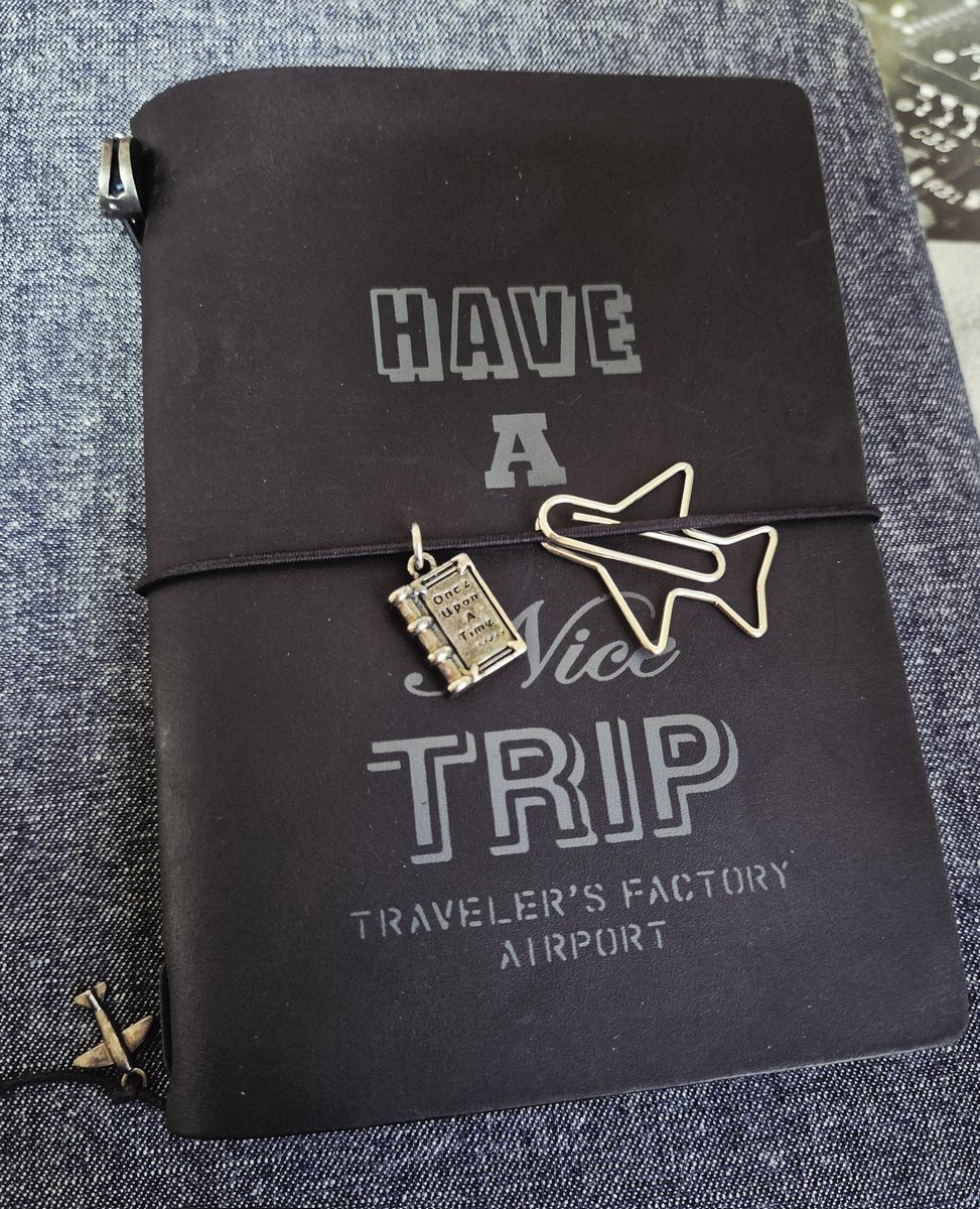 구입한지 반년만에 드디어 용도를 정했다.
너는.. 외출용이야..!!
다음외출까지 한참남았만