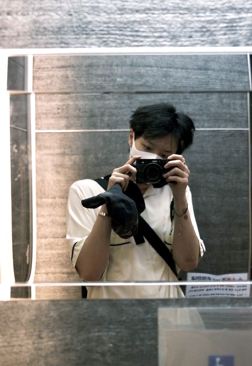 melovesyoun's tweet photo. woodz &amp; camera 📷 https://t.co/ag1oAIRyV7