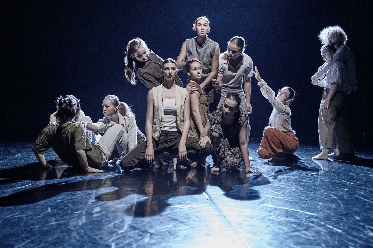 Konzervatoř Duncan centre: prezentace studentských prací

Komponovaný večer představí práce studentů taneční Konzervatoře Duncan centre. Součástí programu bude také choreografie Shift uznávané španělská choreografky Lali Ayguadé.

st 11/6 divadlo29.cz