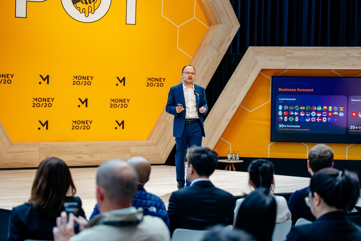 XTransferGlobal's tweet image. 🌍 The first day at @money2020 Europe, our CEO, Bill Deng, took the stage at the Moneypot to share XTransfer’s vision for the future of global B2B trade payments. 

🤝Thank you to everyone who joined us at #Moneypot stage! Together, we’re redefining what’s possible for #SMEs.