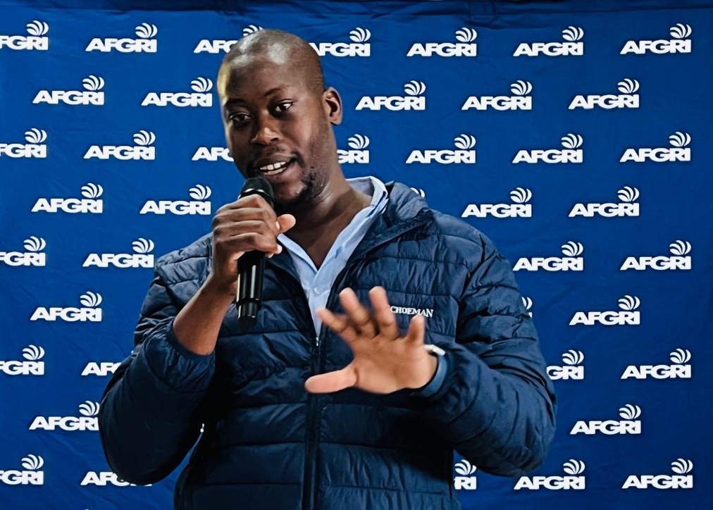 Success Mdluli of the Schoeman Group addressing the audience at our African Farming Financial and related Production Matters Workshop taking place at the Marble Hall Town Hall in Limpopo today.  

Keep an eye on africanfarming.com tomorrow for the article on Success' advice