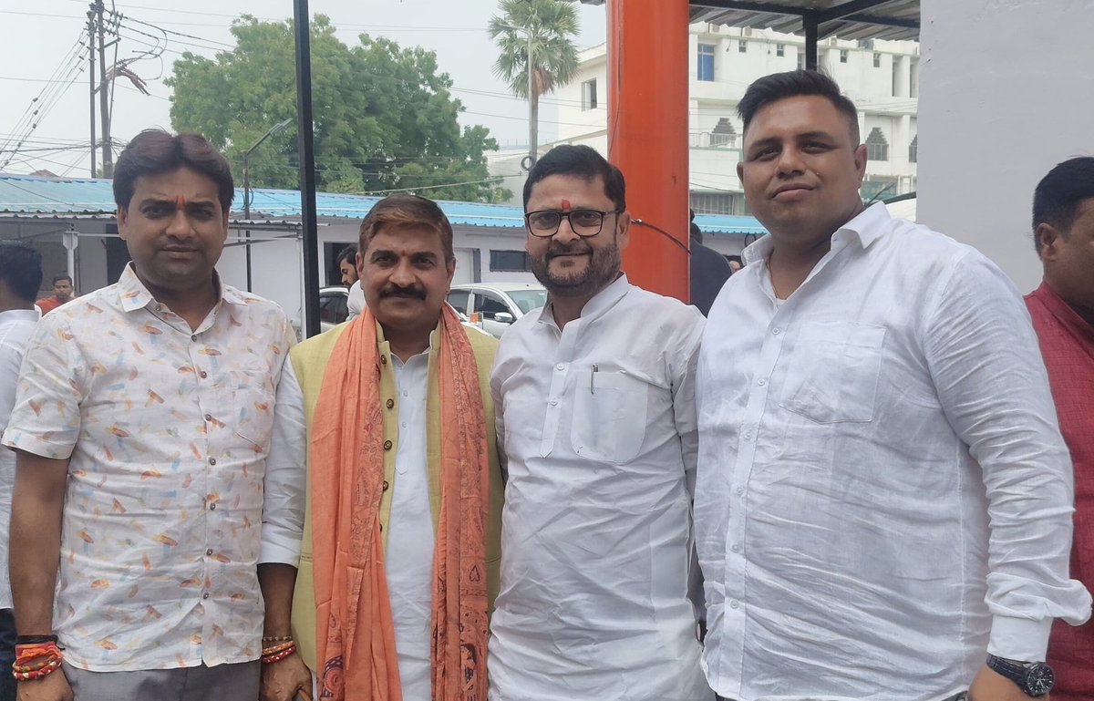 Sumit Sunny (@sunnysumit7) on Twitter photo भाजपा प्रदेश कार्यालय, पटना में दोबार प्रदेश मंत्री बनने पर श्री <a href="/SantoshRanjan_/">Santosh Ranjan Rai</a> भैया को बधाई एवं शुभकामनाएं दिया। भाजपा प्रदेश कार्यालय, पटना में दोबार प्रदेश मंत्री बनने पर श्री <a href="/SantoshRanjan_/">Santosh Ranjan Rai</a> भैया को बधाई एवं शुभकामनाएं दिया।