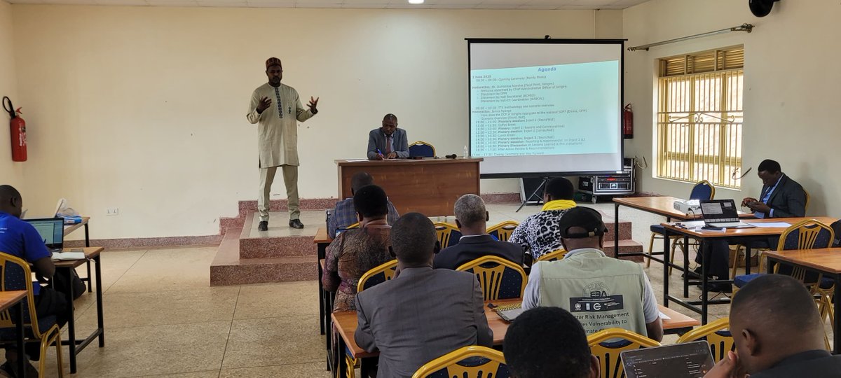 UNDRR_Africa's tweet image. 🌍🌍 From 2–4 June, UNDRR joins partners in Uganda for a drought &amp;amp; flood preparedness exercise in Isingiro. The drill tests early warning, coordination &amp;amp; inclusion with gov’t, refugees &amp;amp; local actors. #DisasterPrep #earlywarnings #AfricaNoE
@aics_it @wascalclimate