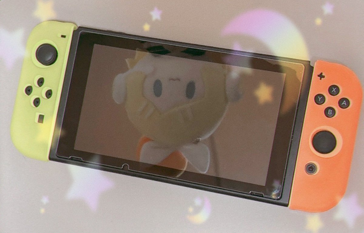 世間はSwitch2だけど、うちのSwitch鏡音カラーで激カワだから自慢させて