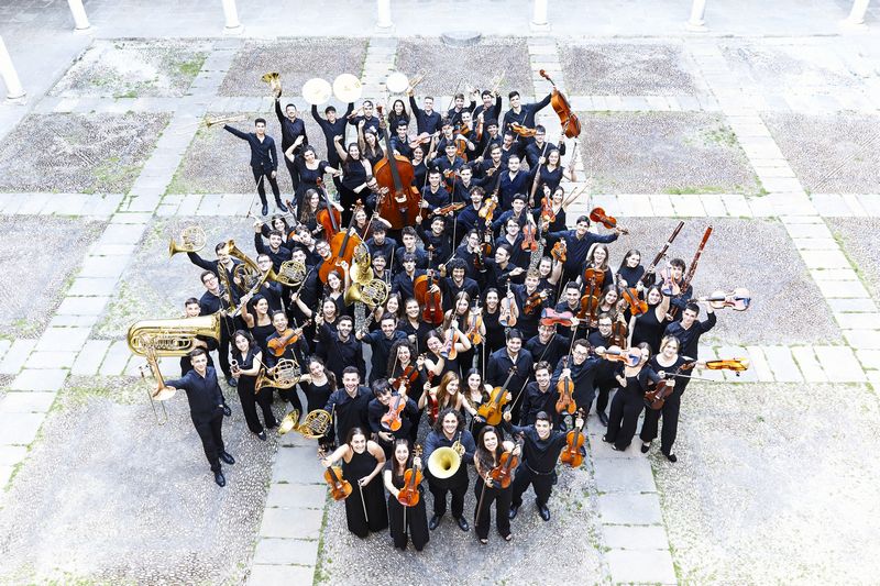 Gira europea veraniega de la Joven Orquesta Nacional de España junto al director Nuno Coelho
ritmo.es/actualidad/gir…