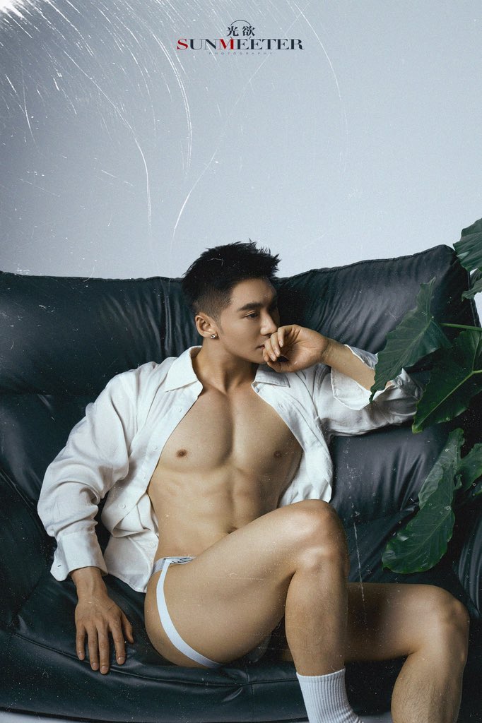 🎬：🐲🔥
🧍‍♂️：<a href="/lee9132/">夜未央max</a>