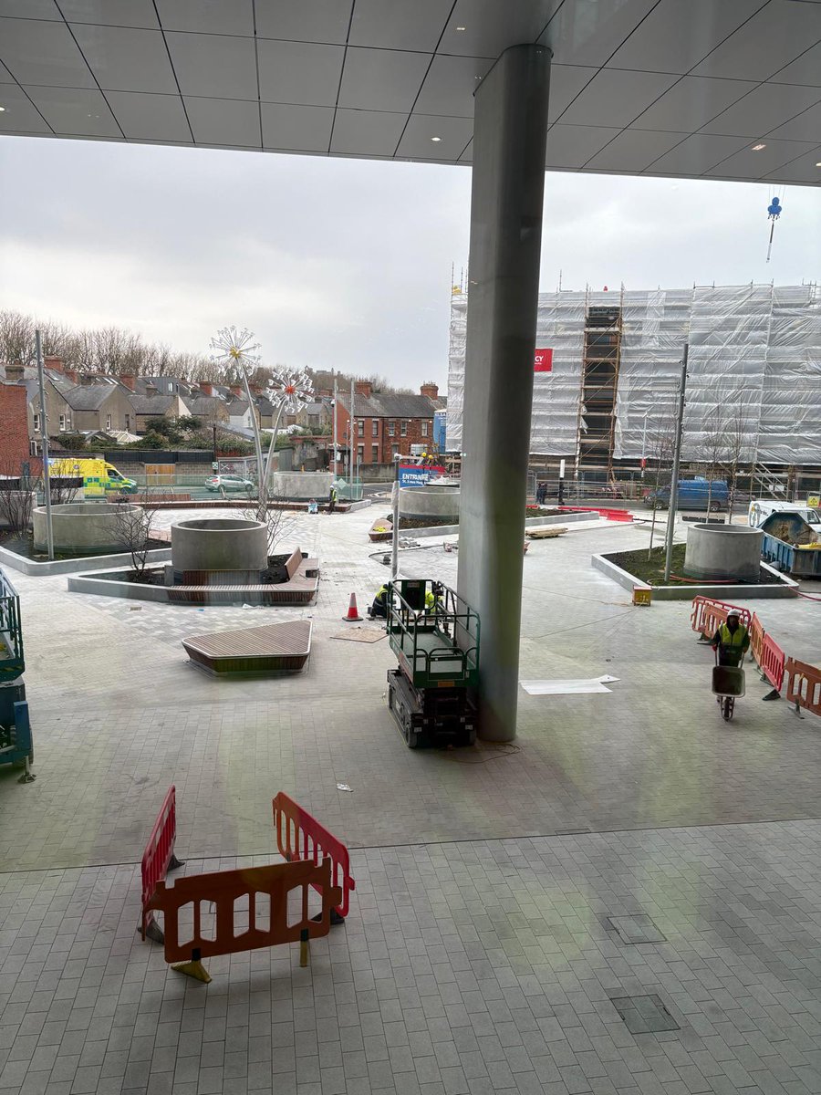 Evelyn and a very camera shy John recently travelled to the site of the new children's hospital and took these photos to share with you all!

#CiansKennels