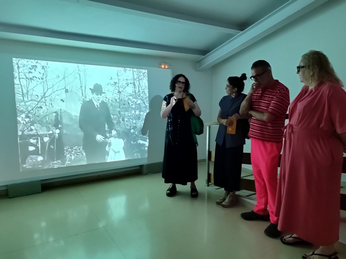 Laura Casas (@laurywinslow) on Twitter photo 🧠 Les golfes de Casa Canals acullen 'Inventar_iar. La vida que no passa', la darrera exposició de <a href="/medol_TGN/">Mèdol - Centre d’Arts Contemporànies de Tarragona</a>.
👉 La seva autora, Ester Ferrando, proposa una reflexió sobre la memòria i l'oblit. Es podrà visitar fins a finals d'agost.
Informa <a href="/tarragonaradio/">Tarragona Ràdio 🟣</a>. 🧠 Les golfes de Casa Canals acullen 'Inventar_iar. La vida que no passa', la darrera exposició de <a href="/medol_TGN/">Mèdol - Centre d’Arts Contemporànies de Tarragona</a>.
👉 La seva autora, Ester Ferrando, proposa una reflexió sobre la memòria i l'oblit. Es podrà visitar fins a finals d'agost.
Informa <a href="/tarragonaradio/">Tarragona Ràdio 🟣</a>.