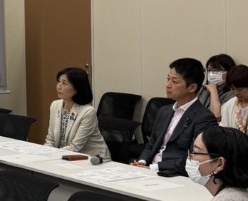 選択的夫婦別姓制度導入に向けての院内集会に出席⭐︎
野党が出している法案について
立憲民主党案、日本維新の会案、国民民主党案

3党の内容の比較表や戸籍の記載についての比べながら意見交換をしていきました。
立憲案と国民案は内容はほぼ同じです。