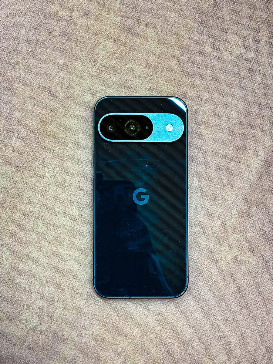 Google Pixel 9 design is pocketable and manageable size.
features:-
50MP + 48 MP Rear camera 📸 
10.5MP Front camera 📷 
Google Tensor G4 chipset 
6.3 inch Display 
4700mAh Battery 🔋 
#google #googlepixel #googlepixel9