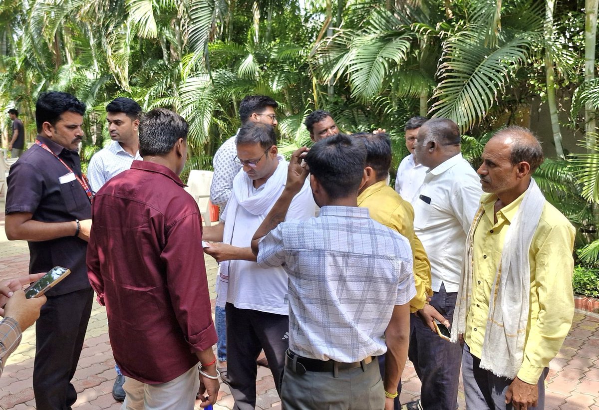 आज गृह निवास पर क्षेत्रवासियों से मुलाक़ात की।।