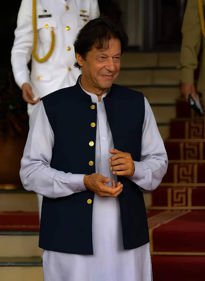 Malak shawal🇵🇰🇵🇸 ⁱᴾⁱᵃⁿ (@shawalkhaan011) on Twitter photo کوئی بندوق، کوئی تلوار کوئی زبان سے لڑتا ہے
کمال کا شخص ہے خالی ہاتھ ہر طوفان سے لڑتا ہے۔۔🔥
<a href="/TeamiPians/">Team Insafians 𝗣𝗼𝘄𝗲𝗿</a>
#مزاحمت_کی_کال_عوام_تیار کوئی بندوق، کوئی تلوار کوئی زبان سے لڑتا ہے
کمال کا شخص ہے خالی ہاتھ ہر طوفان سے لڑتا ہے۔۔🔥
<a href="/TeamiPians/">Team Insafians 𝗣𝗼𝘄𝗲𝗿</a>
#مزاحمت_کی_کال_عوام_تیار