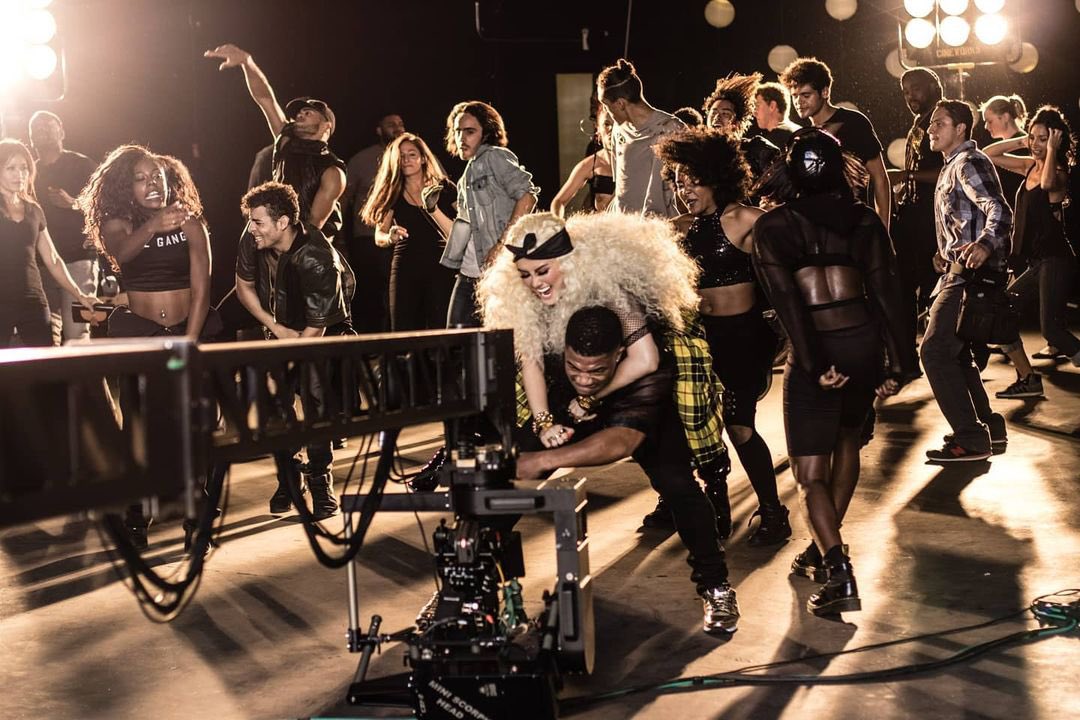 DailySoleh's tweet photo. Throwback behind the scene @agnezmo 
MV f*ckin boyfriend 🔥🔥🔥🔥 https://t.co/aQjenI6etj