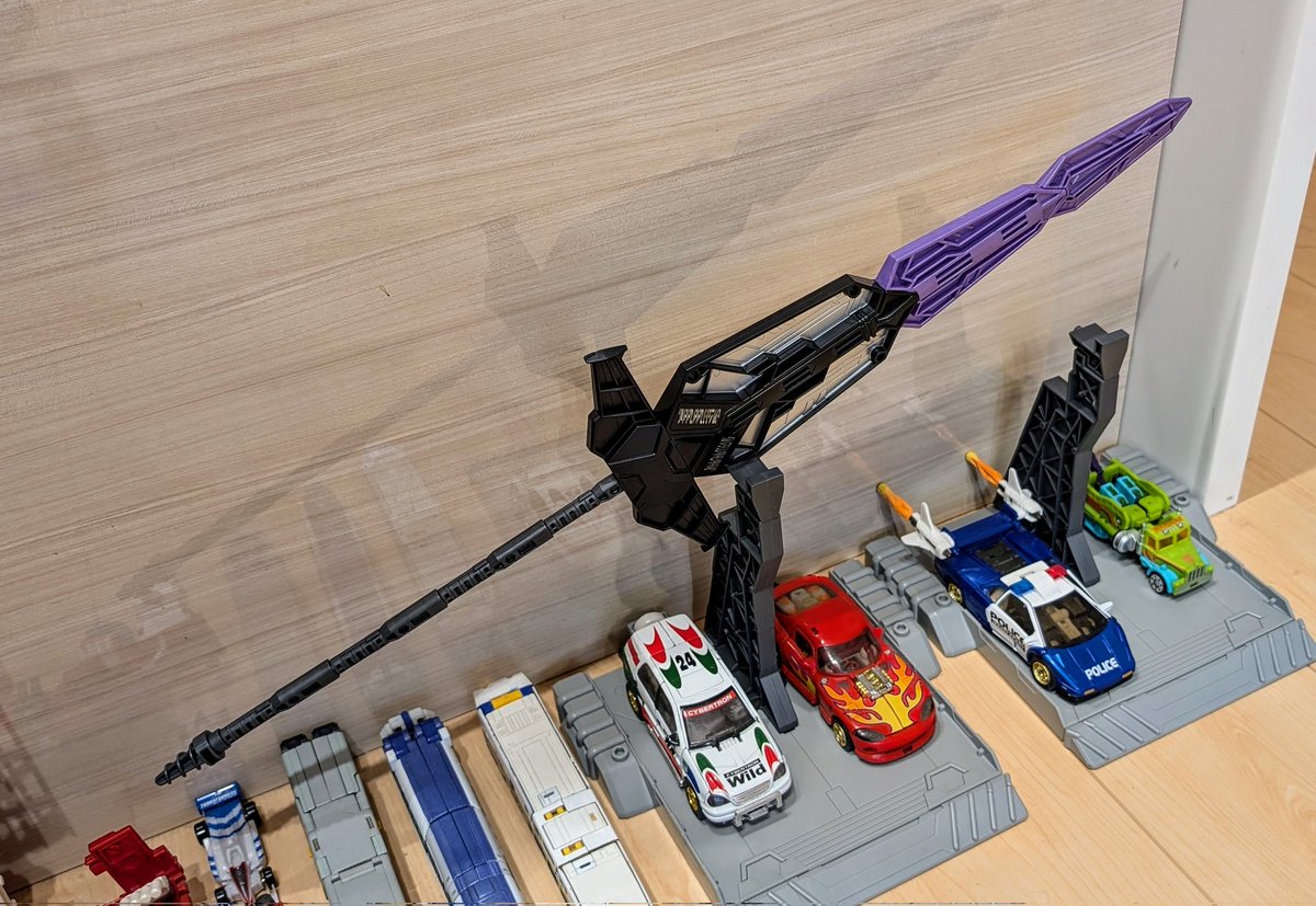 invisiblekyoryu's tweet photo. 台��をソード用に使うディスプレイ方法
#トランスフォーマー #Transformers
#ゴッドファイヤーコンボイ #OmegaPrime https://t.co/DGujVksWyx
