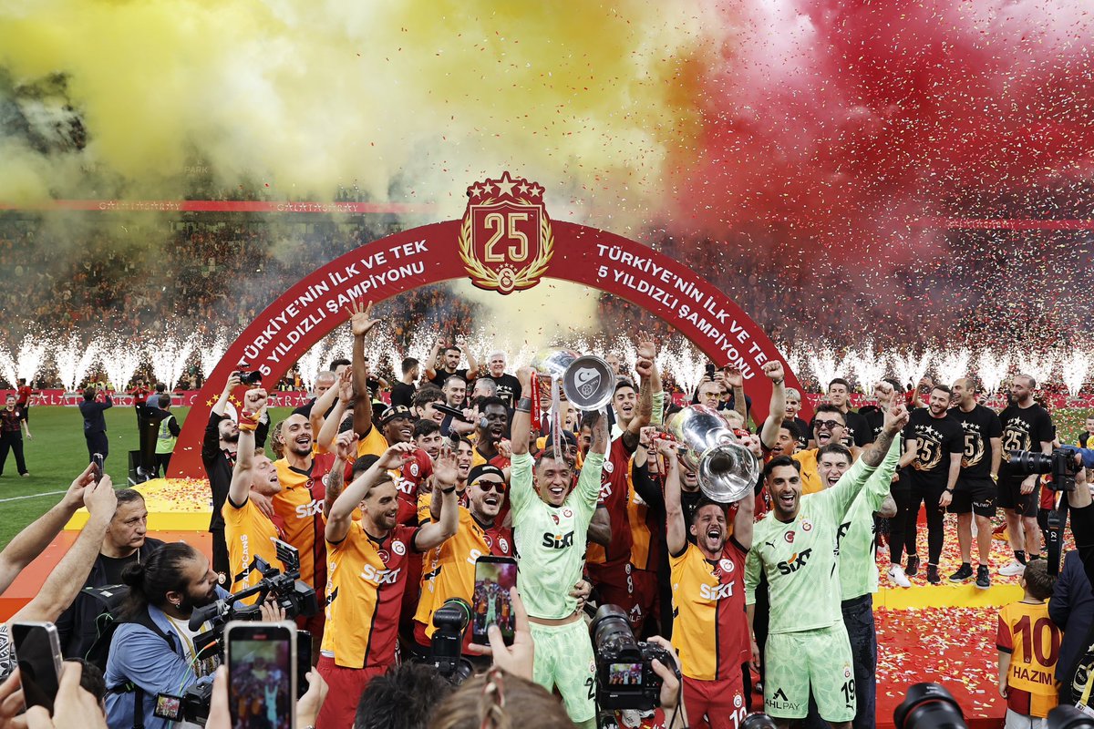 Günaydın #ŞampiyonGalatasaray Ailesi