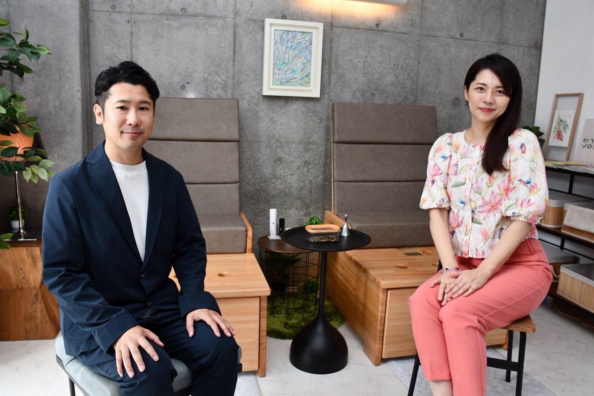 treasure_ikeda's tweet photo. インタビューマガジン『B.S.TIMES』の取材で
#吉岡美穂 さんが #yomogyst にご来店くださった際のお写真をいただきました。
メディア掲載もぜひお楽しみに📰
#BSTIMES #取材 #よもぎ蒸し #温活 #東麻布 #株式会社Treasure #池田真己 #インタビュー https://t.co/teidVg3rsi