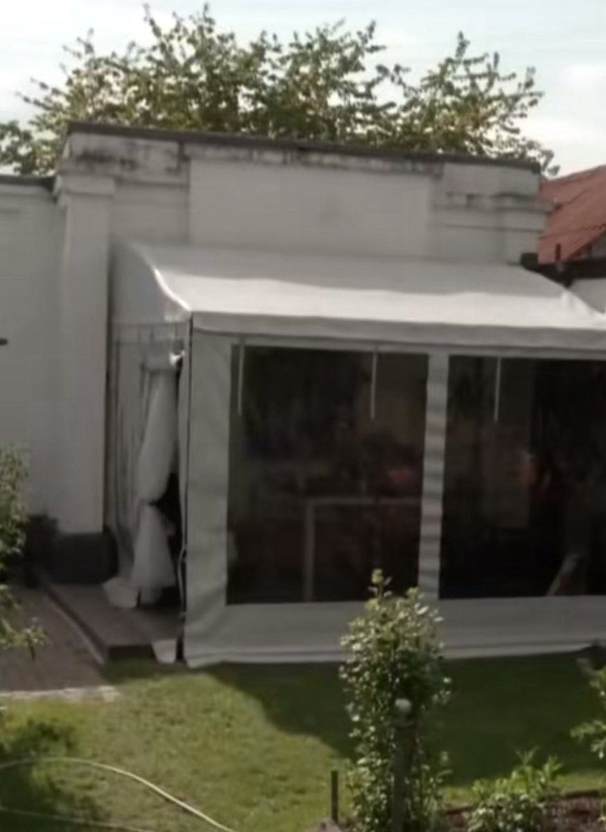 Ребят, никому не попадался такой павильон/wintergarten ? Или это самодельный ?