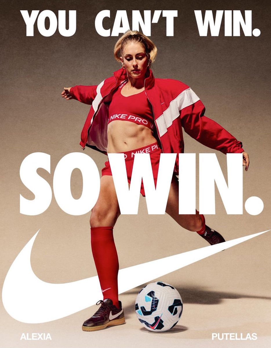Alexia Putellas recibirá su propia línea distintiva de Nike, que incluye un logotipo personal y una pequeña colección de ropa.

Este movimiento subraya el impacto de Putellas en el fútbol y se alinea con el enfoque cada vez mayor de Nike.

🎙️Footy Headlines