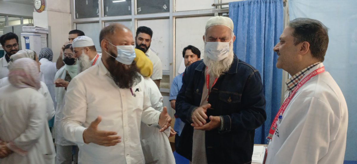 hpvtrust's tweet photo. June 4th 2025
HPVT donated 3 advanced patient monitoring equipment, to the Neurosurgery ward at SMHS Hospital. These monitors track vital signs such as heart rate, SpO2, NIBP, respiration rate, and temperature.
HPVT continues its mission to provide medical care to those in need. https://t.co/xVaEFzG7Lm