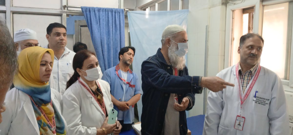 hpvtrust's tweet photo. June 4th 2025
HPVT donated 3 advanced patient monitoring equipment, to the Neurosurgery ward at SMHS Hospital. These monitors track vital signs such as heart rate, SpO2, NIBP, respiration rate, and temperature.
HPVT continues its mission to provide medical care to those in need. https://t.co/xVaEFzG7Lm