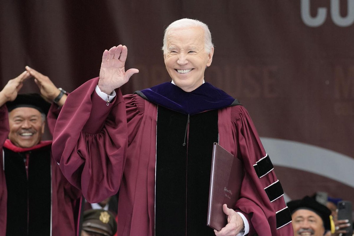 I miss those Biden 4 years of absolute
bliss,calm,leadership,kindness,dignity and respect 

America took this man and everythinghe stood for for granted💔💔

Sending you healing vibes Mr President