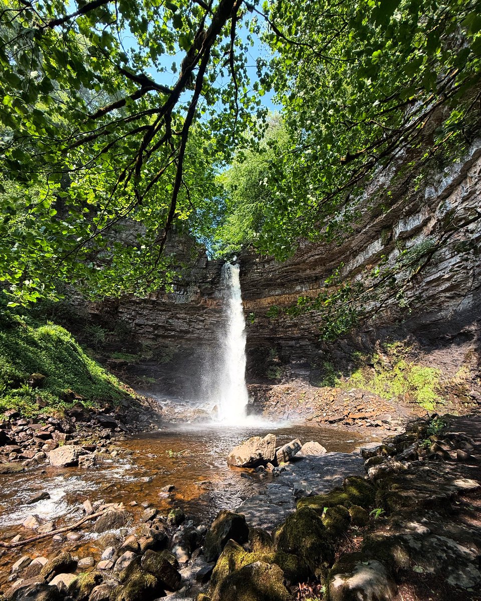 robbeddington's tweet photo. Chasing waterfalls in the Yorkshire Dales. 

#Yorkshire #YorkshireDales #landscape #landscapephotography #reflection #travel #photooftheday #wensleydale #picoftheday #yorkshiredalesnationalpark #bluesky #hardrawforce #waterfall #waterfalls https://t.co/lkx0fD0sNj