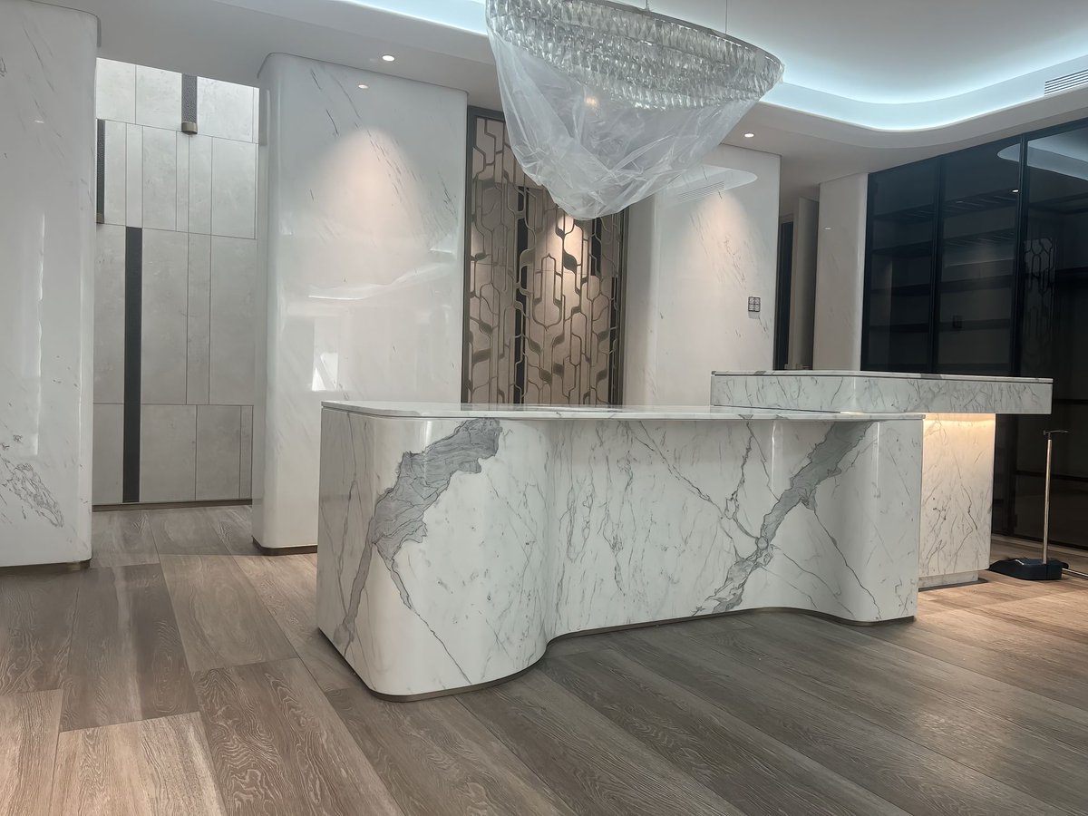 RichardXiong888's tweet image. 💎 Marble &amp;amp; Quartzite: Luxury Stones for Luxury Homes

Transform your space with the beauty of marble and quartzite—perfect for countertops, floors, and feature walls in high-end homes.

#MarbleAndQuartzite #LuxuryHomeDecor #StoneDesign #InteriorInspo #NaturalStoneBeauty