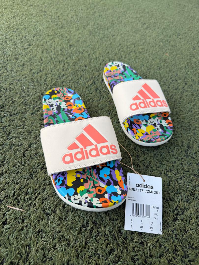 franklin_tissa's tweet image. Weekend is coming....!!! #Crocks #Sliders

#JustFit