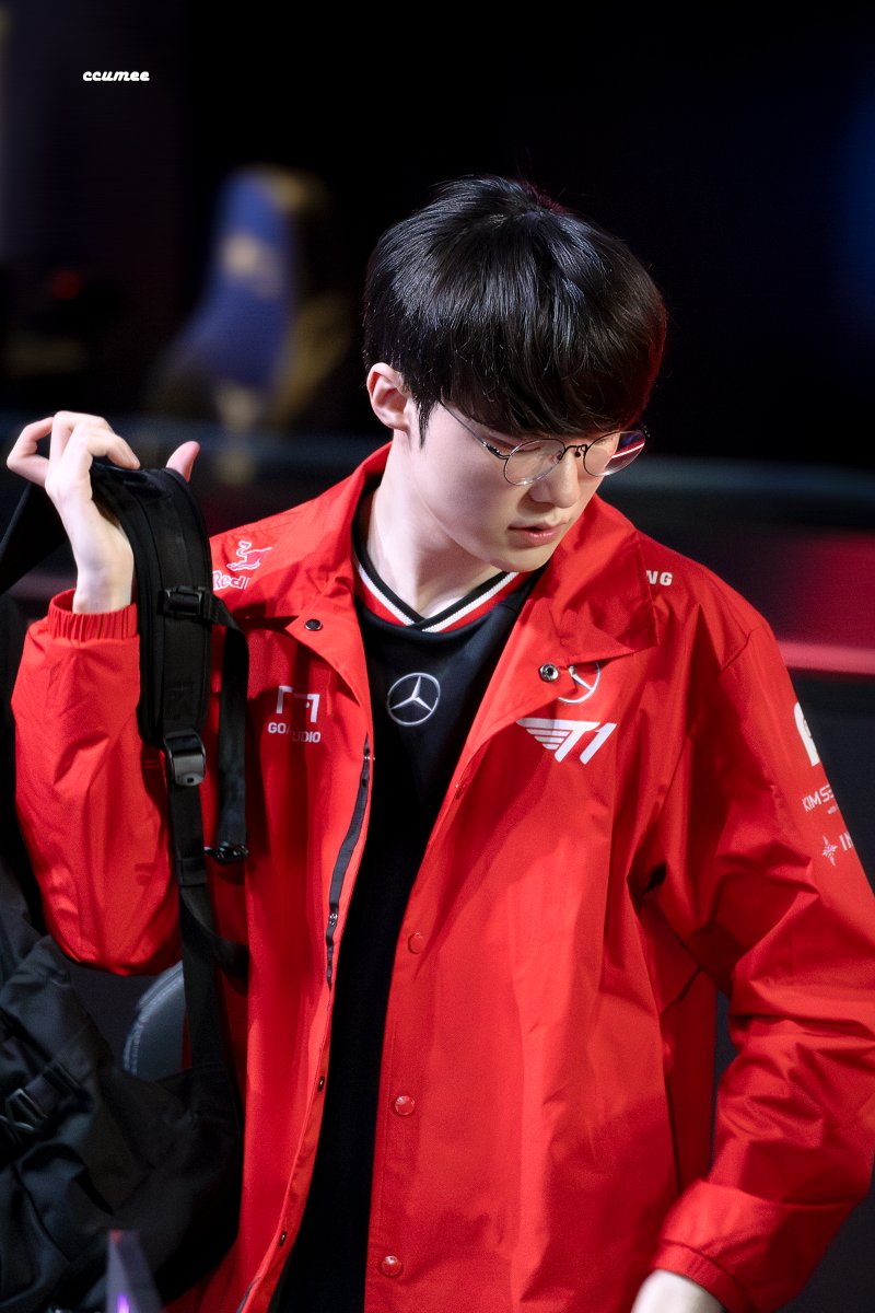 250530 ns vs t1  

좋은 것만 
예쁜 것만

#Faker #페이커