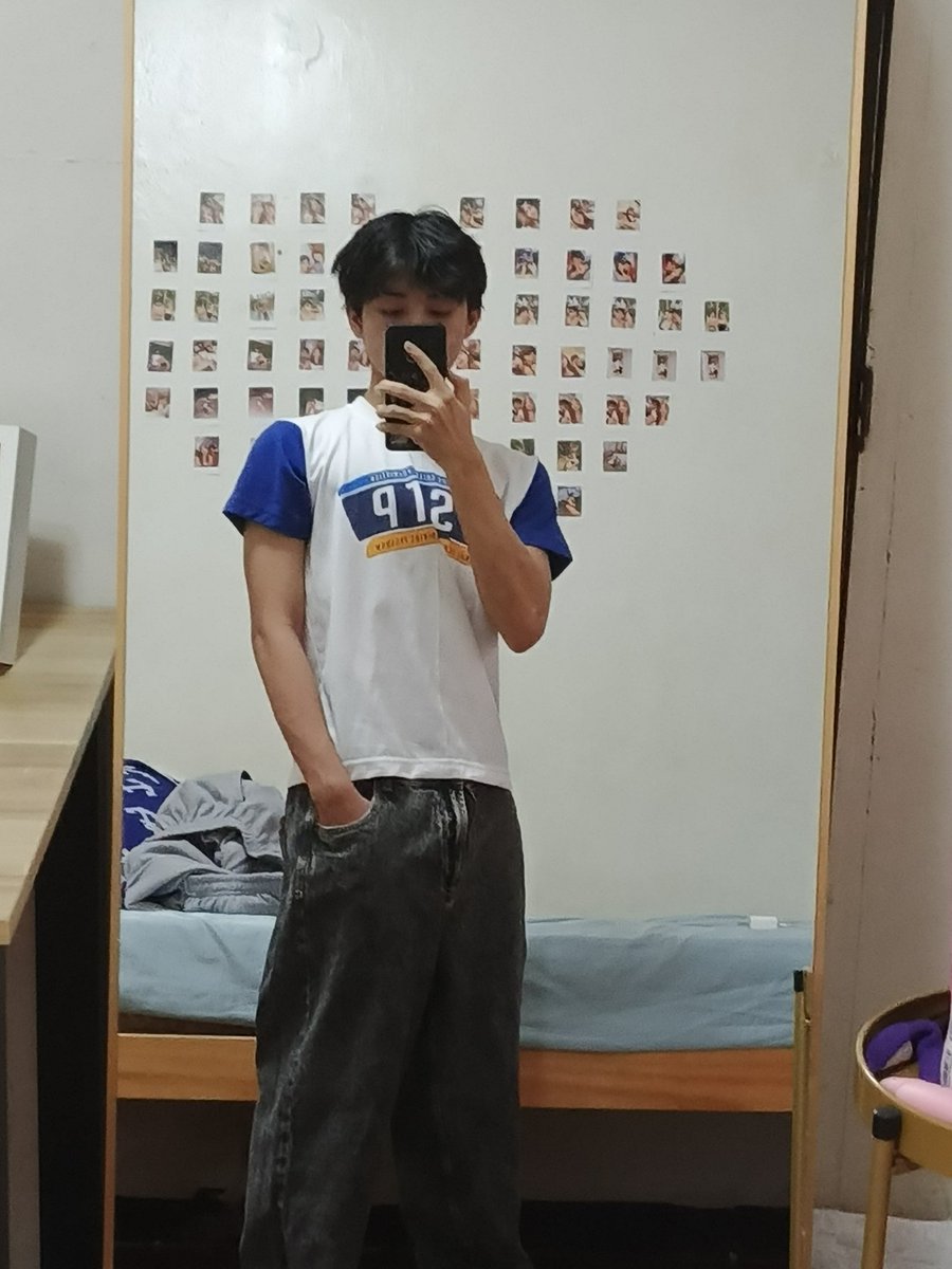 yewnooo's tweet photo. outfit check bago pumunta sa kalye impyerno https://t.co/11UCjOg2hh