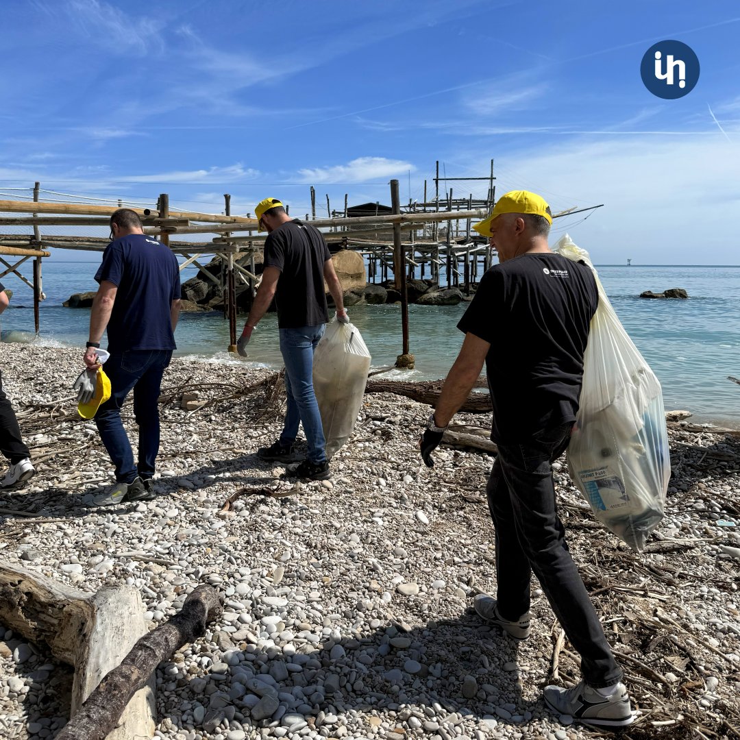 InterpumpFS's tweet photo. 🌍 On #WorldEnvironmentDay we joined @Legambiente for a beach clean-up in Torino di Sangro, along the stunning Costa dei Trabocchi. A small but powerful act to protect nature and grow our team spirit.
Thanks to all who made it happen! https://t.co/2QqwfA9R0N