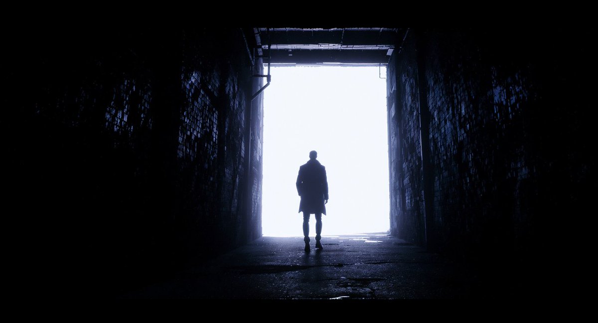 🚀 AI+去中心化=下一波生产力革命 🧵

人工智能与Web3的融合不是简单的技术叠加，而是一场乘数效应的革命。AI为Web3提供"智能层"，Web3为AI提供"信任层"。

🧠 1/ 核心价值
• AI成为去中心化系统的"大脑"，实现动态适应
• Web3充当"神经系统"，确保数据完整性和分布式控制
•