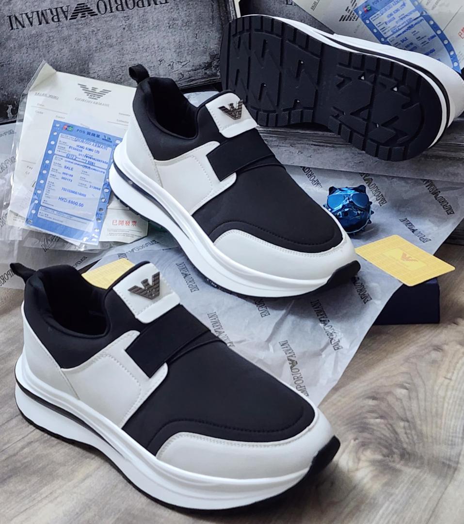 Super solid and Quality Sneakers 
Price: #38,000
Size: 41-46 

To order, kindly comment or DM. 
Location: Lagos and Akure.

We deliver Nationwide
