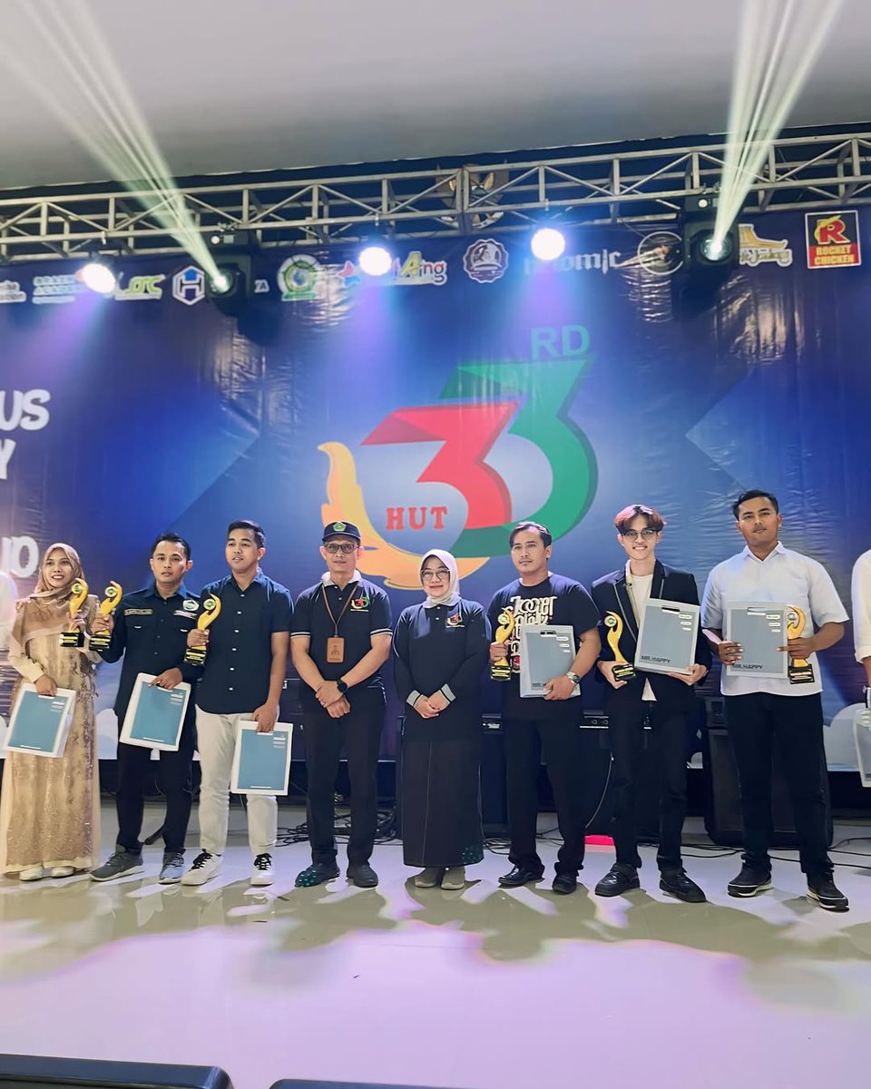 2025 Refleksi 1-YEAR: Aku—Alfath Flemmo, alumni MAN 1 Jombang 2022, raih Mansajo Award 2024. Kini jalani triple degree BINUS+ PU  &amp; CEO Flemmo Music Jakarta. Terpilih Sony Music Group Global Scholars di New York, wakili musisi muda Gen Z Indonesia. WA 082298288188 | Collabs: DM