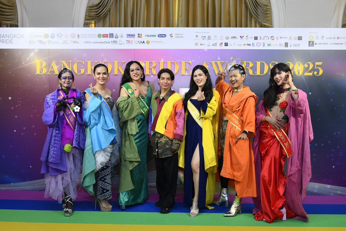 BreezenewsTH's tweet photo. “Bangkok Pride Awards 2025” สร้างปรากฏการณ์ระดับโลก! “นฤมิตไพรด์” เผยผลโหวตกว่า 60 ล้านครั้ง
LGBTQIAN+ ตอกย้ำบทบาทไทยในฐานะศูนย์กลางสิทธิมนุษยชนระดับโลก

อ่านต่อได้ที่..
https://t.co/RL50bDkc0m

#BangkokPride2025 #BangkokPride
#BangkokPrideAwards #BangkokPrideAwards2025 https://t.co/yMByJqBKjI