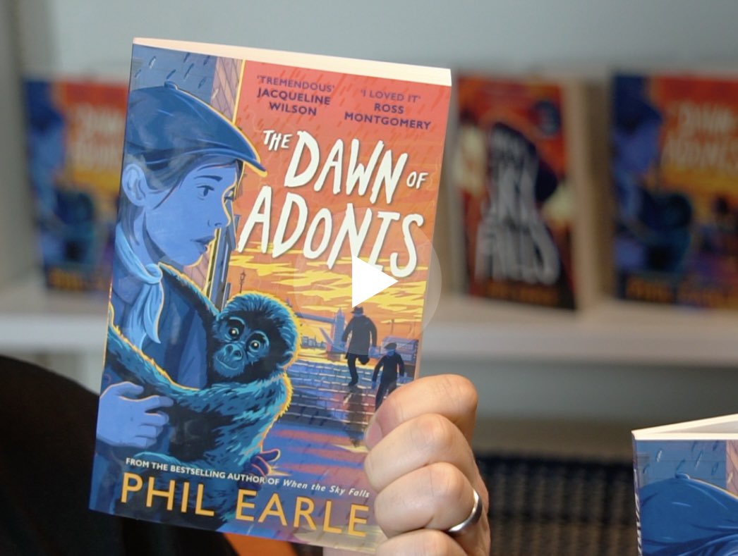 authorfy's tweet image. ✨✨ BOOK GIVEAWAY &amp;amp; MORE MASTERCLASS VIDEOS WITH PHIL EARLE!! ✨✨

We now have a whopping 25 videos with @philearle including 10 new videos on the brand new ‘The Dawn of Adonis’ &amp;amp; a scheme of work.

Hear Phil talk about his inspirations, creating villains, writing prologues &amp;amp;…