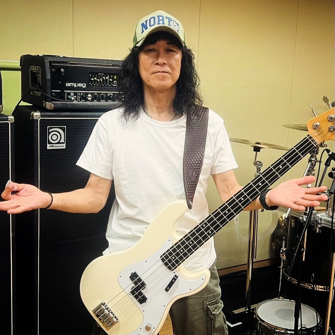 アースシェイカー ファンクラブ会報 VOL1～4,直筆サイン,パンフ他 ジャパメ アースシェイカー ファンクラブ会報 VOL1～4,直筆サイン,パンフ