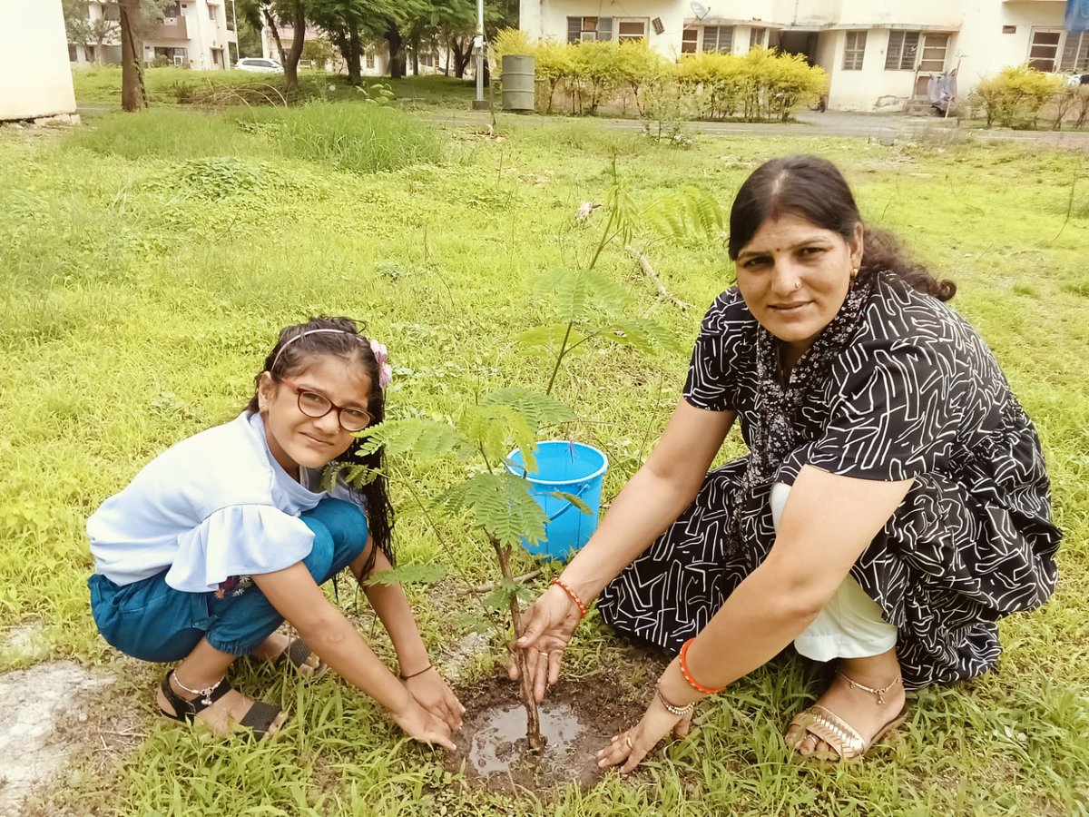 PM SHRI KV2,MIRC,AHMEDNAGAR (@kvmirc2) on Twitter photo Students and Parents are celebrating #WorldEnvironmentDay2025 by taking participation in #EkPedMaaKeNaam 2.0.
#GreenIndia #TreePlantation #kvs #KVMumbaiRegion <a href="/EduMinOfIndia/">Ministry of Education</a> <a href="/KVS_HQ/">Kendriya Vidyalaya Sangathan</a> <a href="/KvsMumbai/">KVS RO Mumbai</a> Students and Parents are celebrating #WorldEnvironmentDay2025 by taking participation in #EkPedMaaKeNaam 2.0.
#GreenIndia #TreePlantation #kvs #KVMumbaiRegion <a href="/EduMinOfIndia/">Ministry of Education</a> <a href="/KVS_HQ/">Kendriya Vidyalaya Sangathan</a> <a href="/KvsMumbai/">KVS RO Mumbai</a>