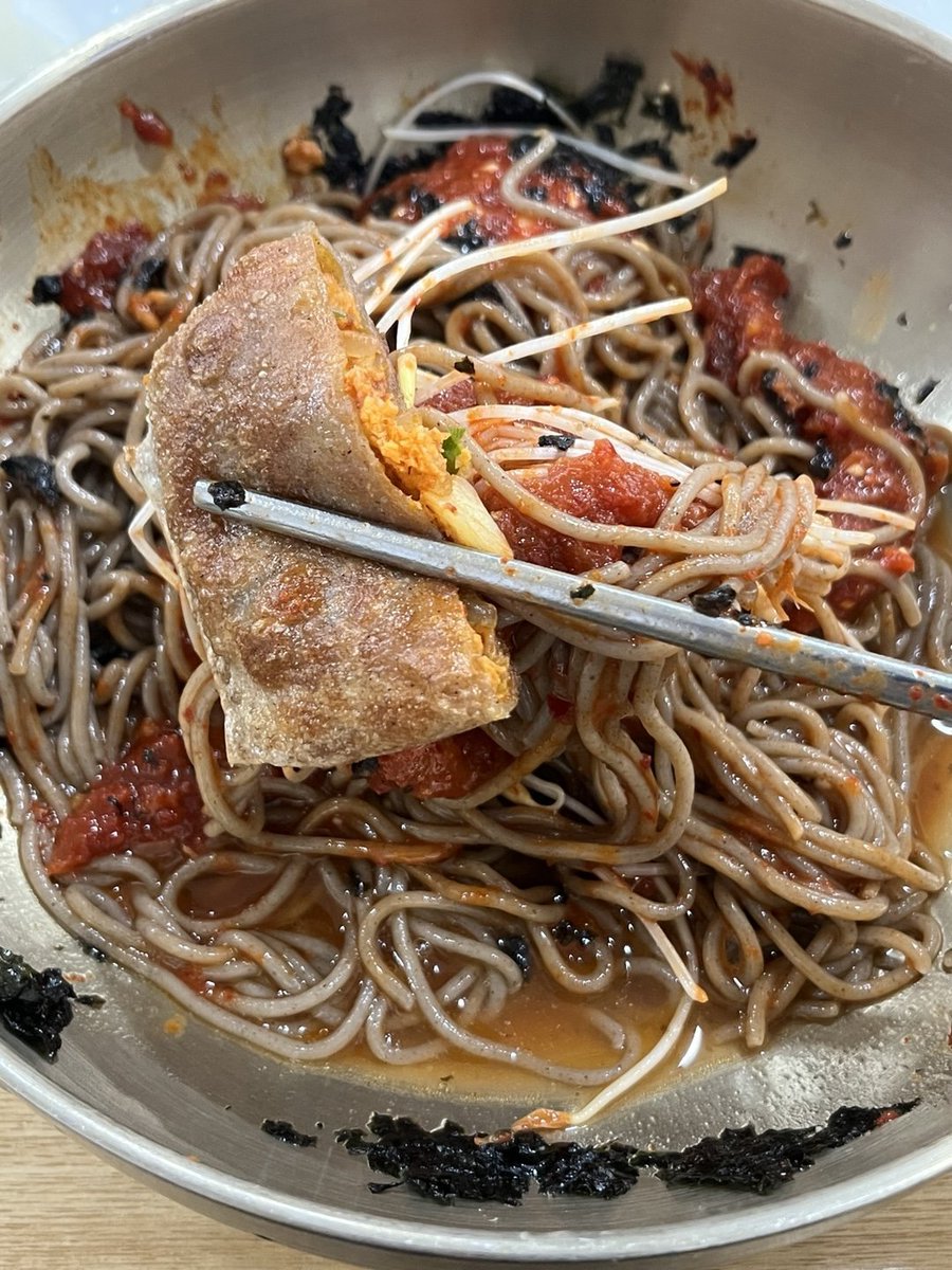 eatthose_'s tweet photo. 싫어하는거:맛없는걸로 배채우는거
깐깐징어의 삼각지 맛집 타래🍽 .... https://t.co/f2mzQNWVqn
