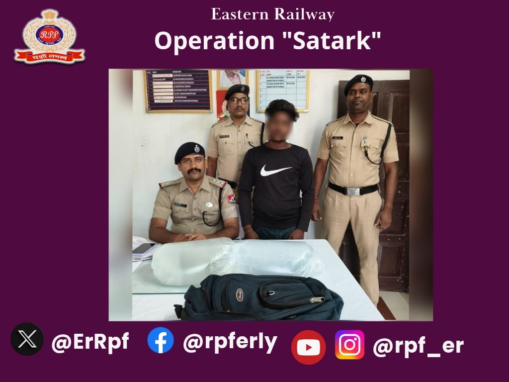 RPF Eastern Railway (@errpf) on Twitter photo âLiquor smuggling is a serious crime."
RPF officials arrested 01 person with recovery of 20 Ltrs. Country made Liquor valued âš 2,000/- from Balgona Railway Station & handed over to GRPS for further course of action.
#OperationSatark
<a href="/RPF_INDIA/">RPF INDIA</a>
<a href="/RailMinIndia/">Ministry of Railways</a>
<a href="/EasternRailway/">Eastern Railway</a> âLiquor smuggling is a serious crime."
RPF officials arrested 01 person with recovery of 20 Ltrs. Country made Liquor valued âš 2,000/- from Balgona Railway Station & handed over to GRPS for further course of action.
#OperationSatark
<a href="/RPF_INDIA/">RPF INDIA</a>
<a href="/RailMinIndia/">Ministry of Railways</a>
<a href="/EasternRailway/">Eastern Railway</a>