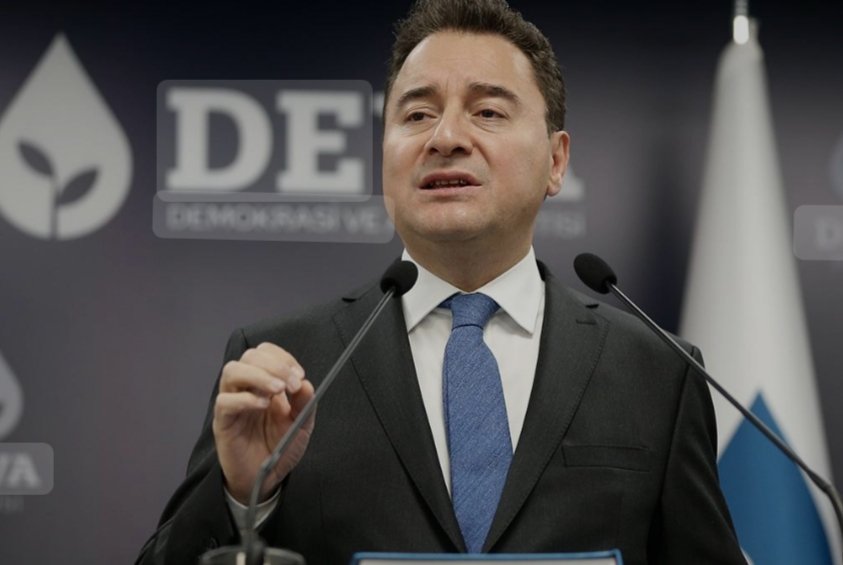 DEVA Partisi lideri Ali Babacan

👉 Sanal bahis ve kumar oynatan firmalar, şahsen Cumhurbaşkanı’nın tanıdığı, bildiği insanlar

👉 "Hükümet, ‘yasa dışı kumarla, yasa dışı bahisle mücadele ediyorum’ diye bir başlık altında sunuyor. Ama bir de bunun yasal olanı var, devletin resmen