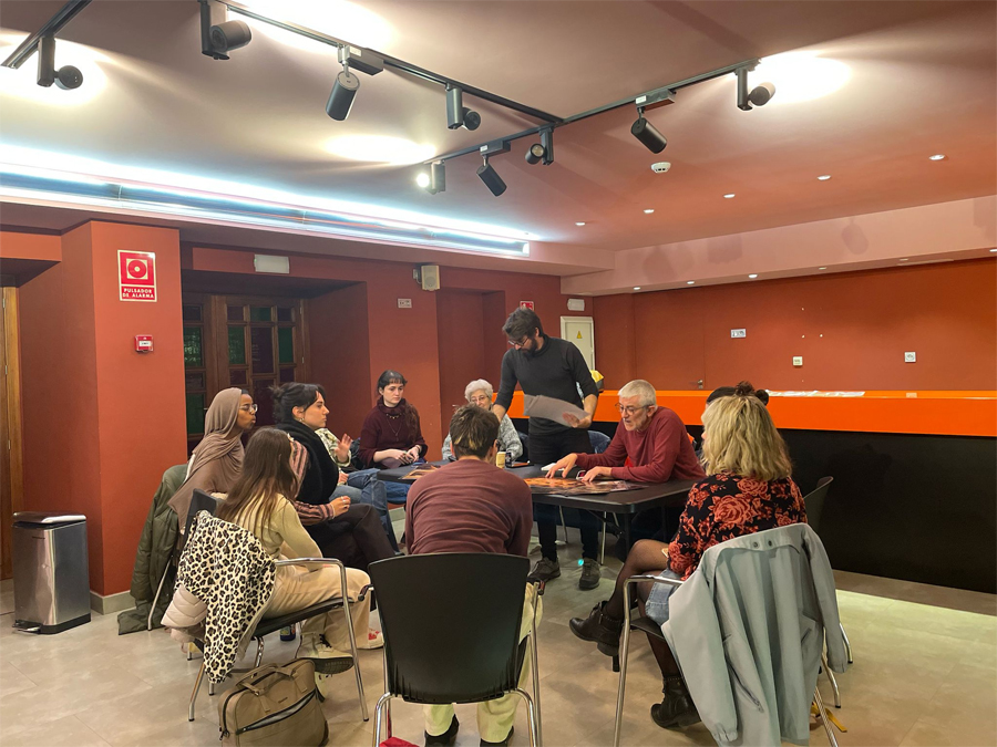 ASSIDO (@assidomurcia) on Twitter photo ASSIDO participa en el grupo motor de creación del mapa emocional del <a href="/TeatroRomea/">Teatro Romea</a> y @teatrocircomurcia
Conocer las historias de los lugares nos acerca a ellos, especialmente cuando incluyen diferentes voces que las enriquecen.
Sesión con @aye_cultura_social y Julio Navarro ASSIDO participa en el grupo motor de creación del mapa emocional del <a href="/TeatroRomea/">Teatro Romea</a> y @teatrocircomurcia
Conocer las historias de los lugares nos acerca a ellos, especialmente cuando incluyen diferentes voces que las enriquecen.
Sesión con @aye_cultura_social y Julio Navarro