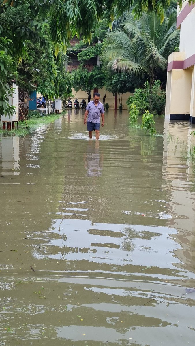 ckumarbihar91's tweet photo. @himantabiswa Sir, one of the prominent office of GoI, CWC, who is responsible for FF in Brahmaputra &amp; othrs, is facing problem of waterlogging in Adabari, Guwahati. Kindly direct the concerned @gmc_guwahati to look into the matter at the earliest.
Regards,
AAO, MBD, Guwahati https://t.co/LanltWIQMx