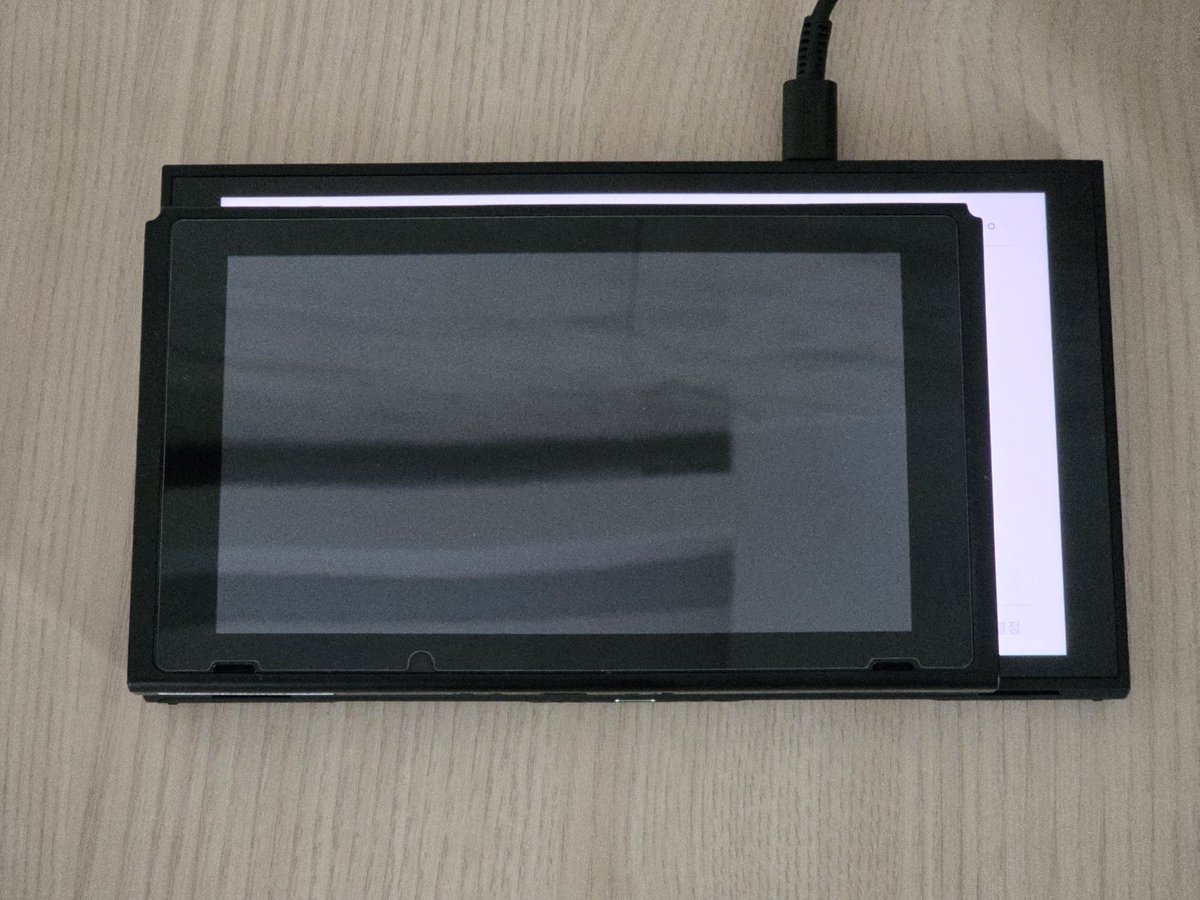 gatoray_kof's tweet image. #Switch1 vs #Switch2

Switch君、2017年から約8年間ありがとう、、