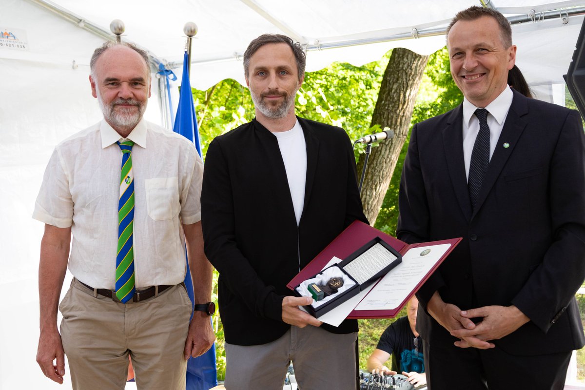 Kemijski inštitut tweet media