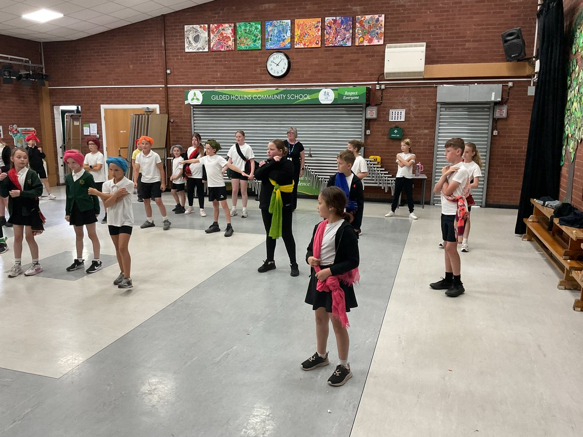 We had African drumming, Bollywood dancing and a whole host of exciting activities around the different cultures in our community! 🇬🇭 🇮🇳 🏴󠁧󠁢󠁥󠁮󠁧󠁿 🇸🇰 🇵🇰 🇧🇩 🇮🇪 🇵🇱