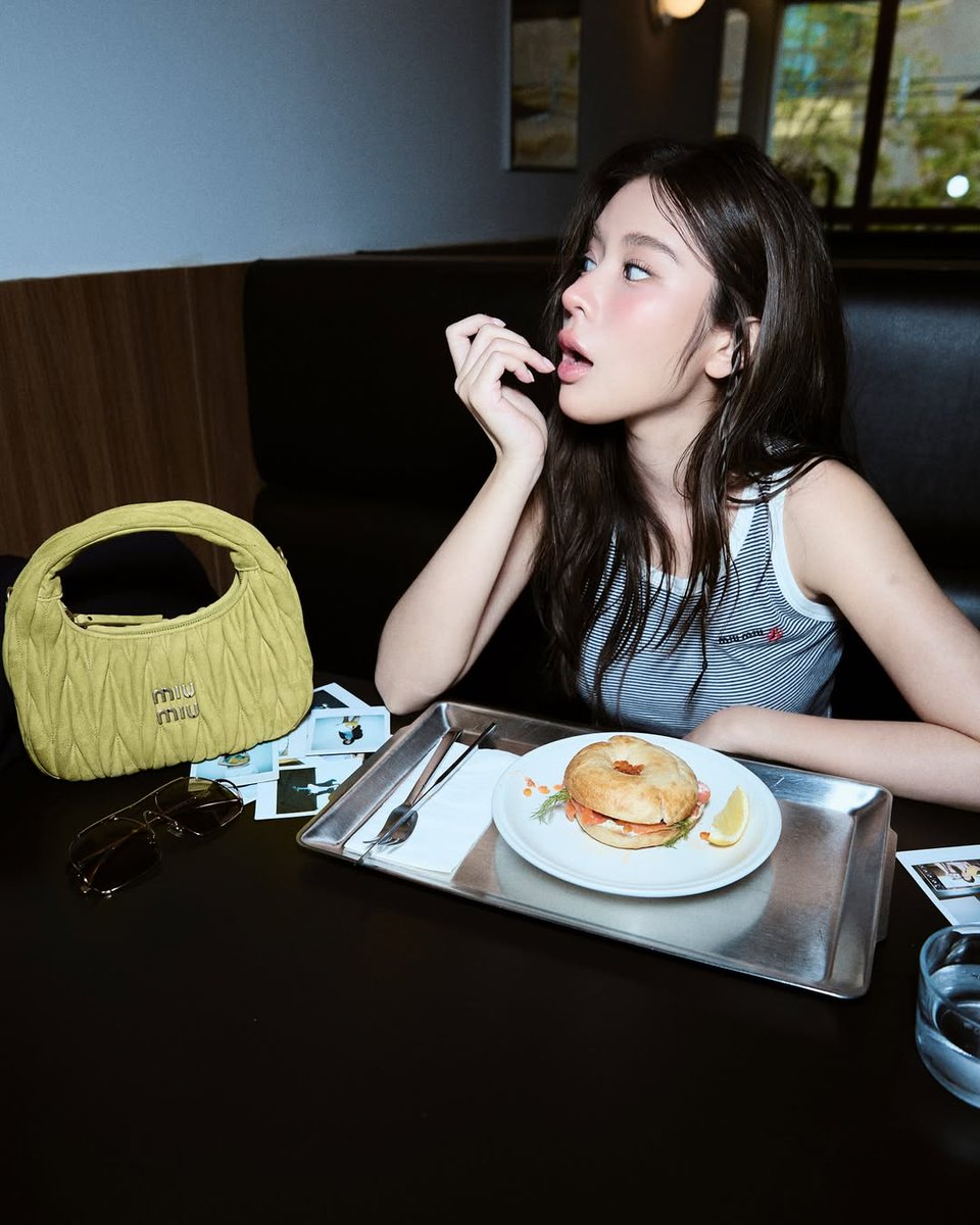 Valérie. tweet media