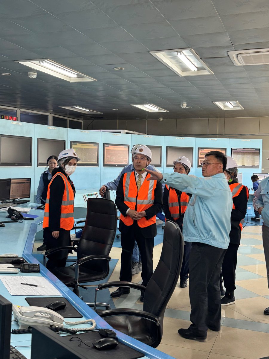 5 дугаар сарын 30-ны өдөр, Элчин сайд М.Игавахара гэргийн хамт Дулааны 4 дүгээр цахилгаан станцад зочиллоо.
mn.emb-japan.go.jp/itpr_ja/powerp…